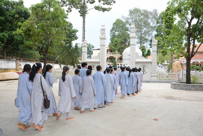 “HOW TO TAKE THE RIGHT PRAYING IN BUDDHISM” Dharma Talk in the 89th Seven-Day Retreat
